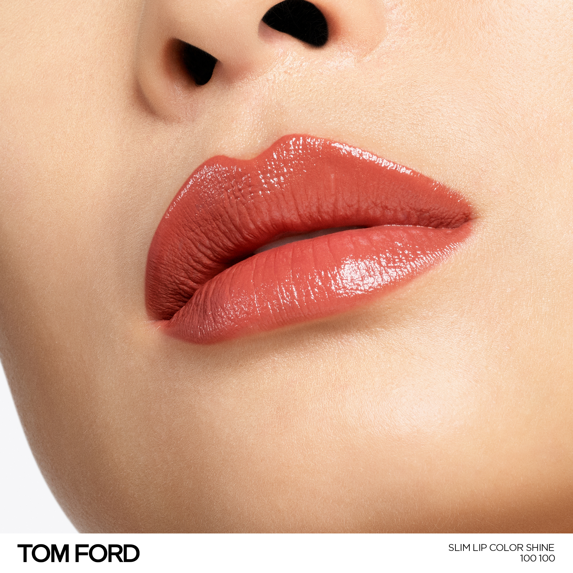 SLIM LIP COLOR SHINE (BARRA PARA LABIOS CON BRILLO)